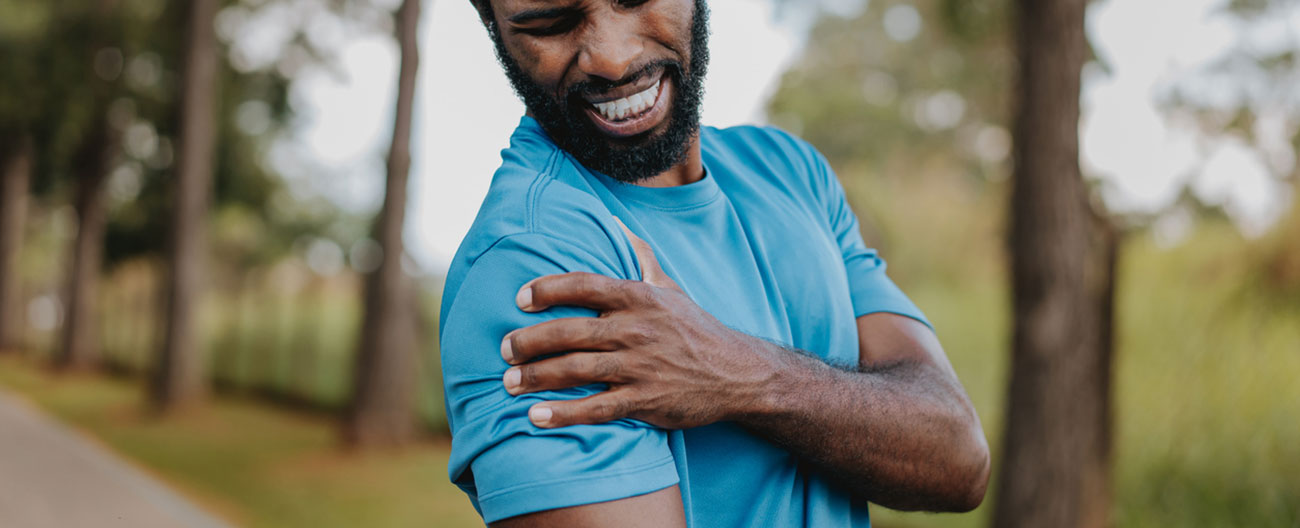Shoulder Pain Doctor Near Auburn Hills, MI