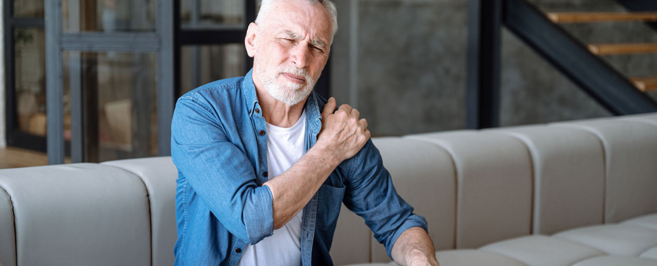 Shoulder Pain Doctor in Rochester, MI